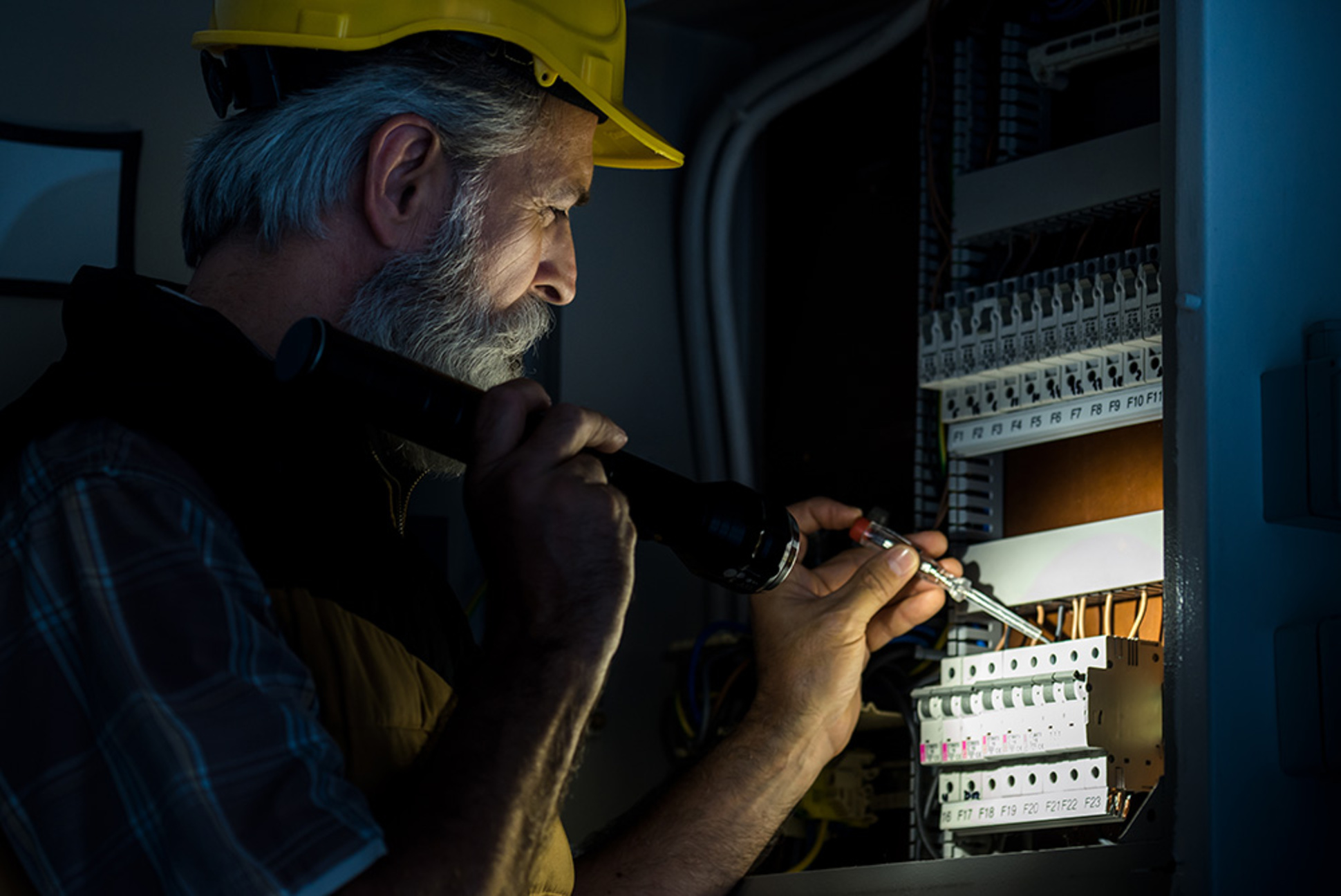 Über­spannungs­schutz bei Fomin Elektrotechnik in Arnbruck